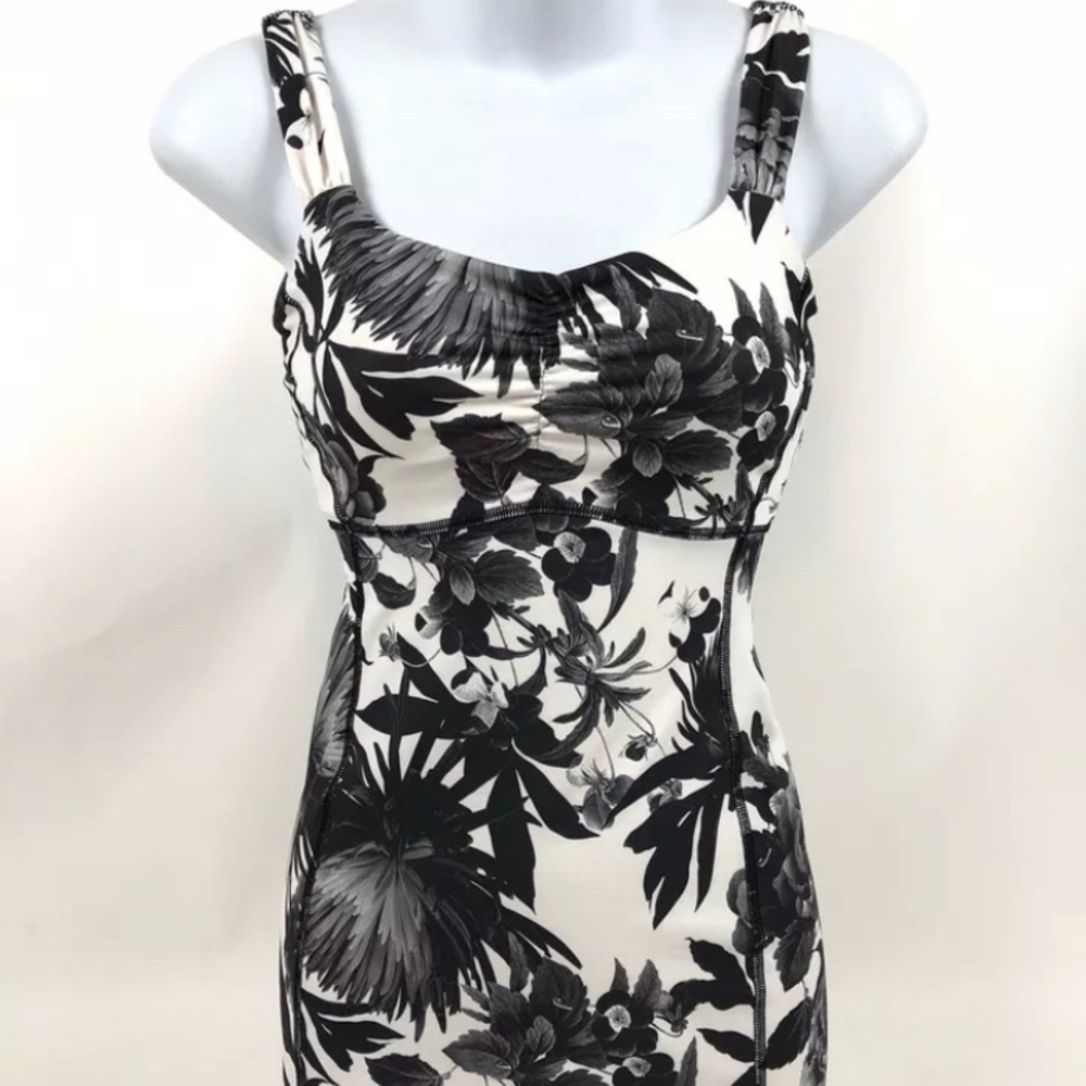 Lululemon black & white floral top